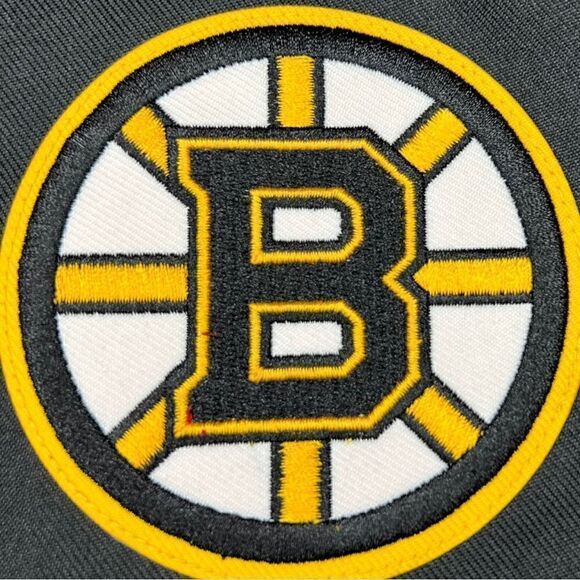 Boston Bruins Jacket in Black - Picture 5 of 11